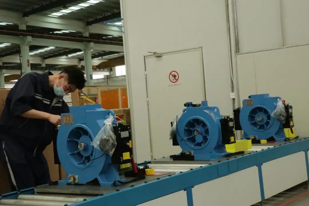 電梯十大品牌辛格林電梯新變化：從電梯制造到“智造”，生產設備也能玩炫！