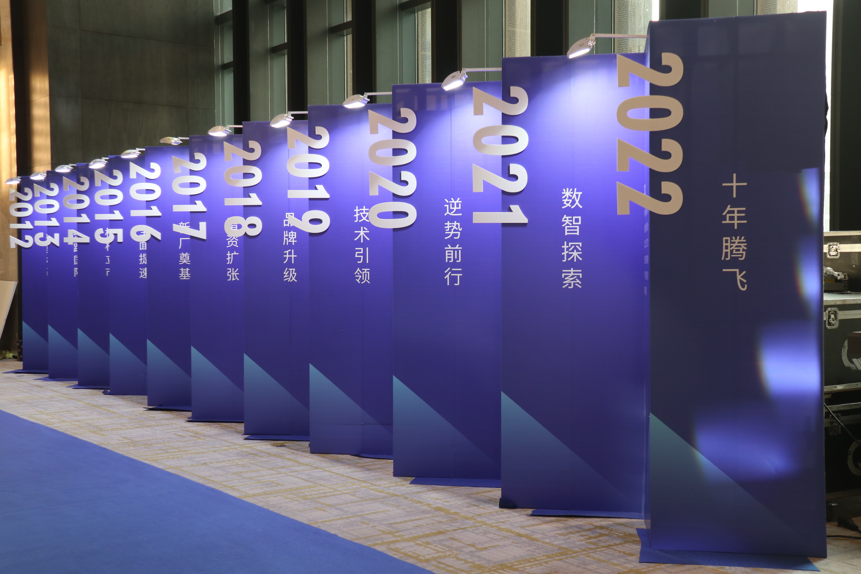 佛山五層家用電梯多少錢？辛格林電梯告訴你！