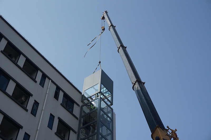 辛格林工廠總部員工宿舍分段式框架結構電梯安裝中 辛格林工廠總部員工宿舍分段式框架結構電梯安裝中