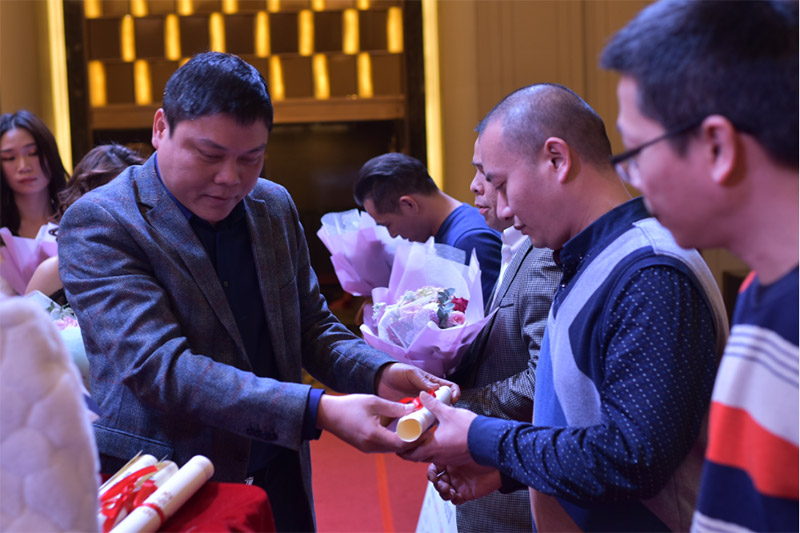 辛格林電梯表彰優秀員工 辛格林電梯表彰優秀員工