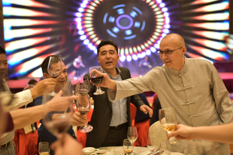 辛格林電梯祝酒儀式 辛格林電梯祝酒儀式