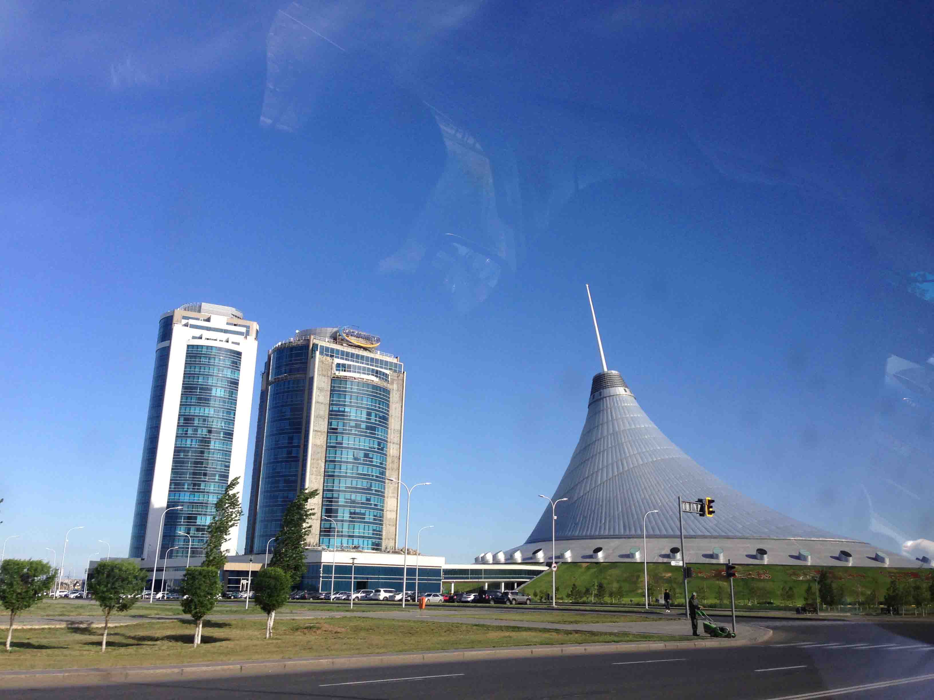 “可汗沙特爾”購物中心.jpg “可汗沙特爾”購物中心.jpg