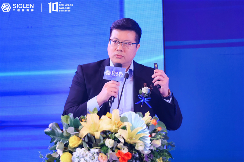 MIA_7173.jpg MIA_7173.jpg