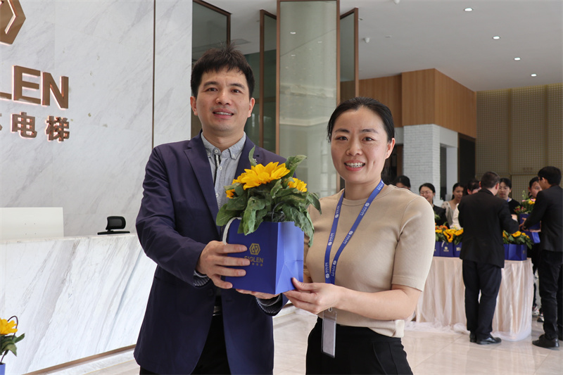 IMG_2498.jpg IMG_2498.jpg