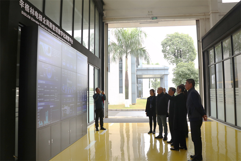 IMG_1923.jpg IMG_1923.jpg